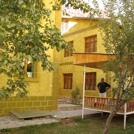 Pamir Alibaba Hotel Khorog Exterior foto