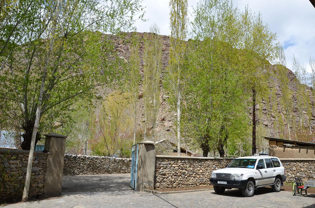 Pamir Alibaba Hotel Khorog Exterior foto